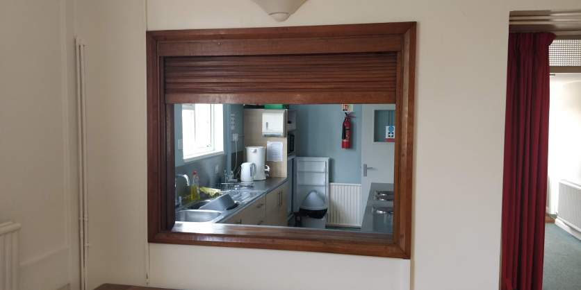 Hatch to Kitchen